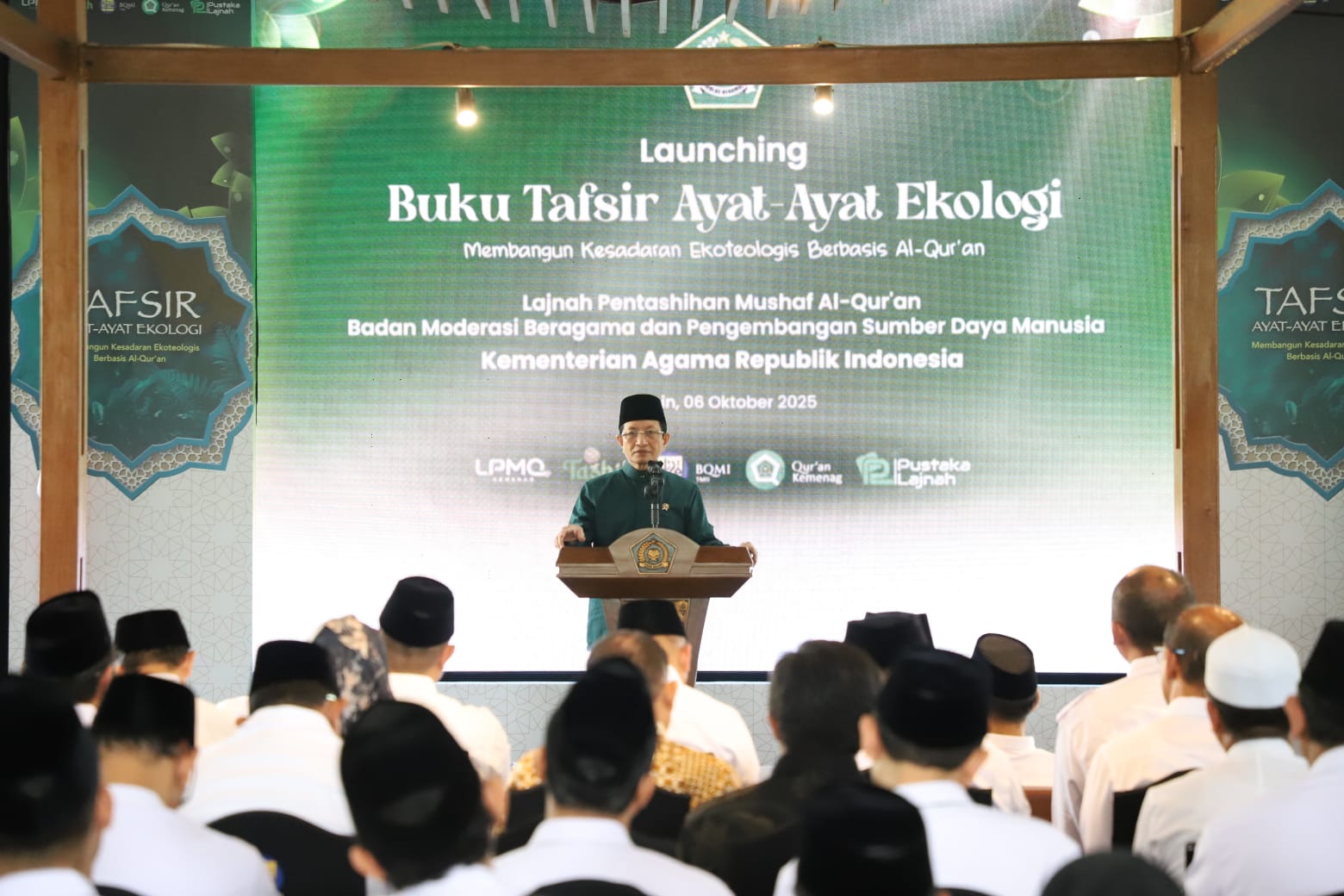 Menteri Agama Nasaruddin Umar dalam peluncuraan buku Tafsir Ayat-Ayat Ekologi: Membangun Kesadaran Ekoteologis Berbasis Al-Qur’an di Gedung Bayt Al-Qur’an dan Museum Istiqlal (BQMI), Taman Mini Indonesia Indah (TMII), Senin (6/10/2025). 