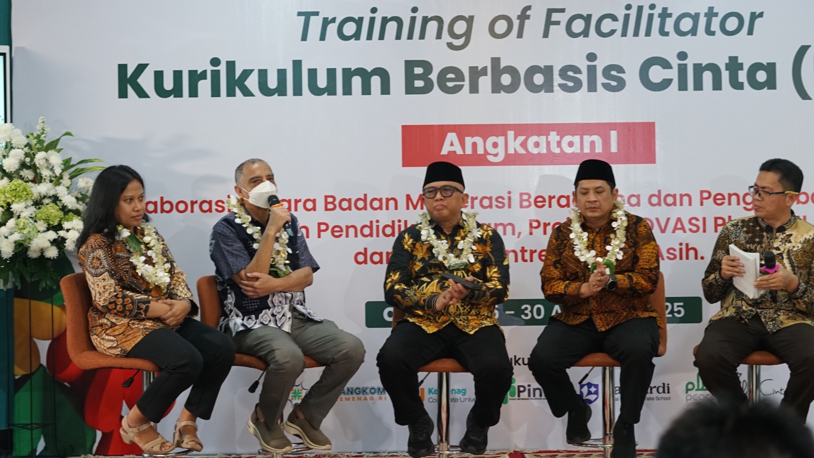 Bukan Sekadar Ilmu, Inilah Cara Nyata Mengajarkan Cinta!