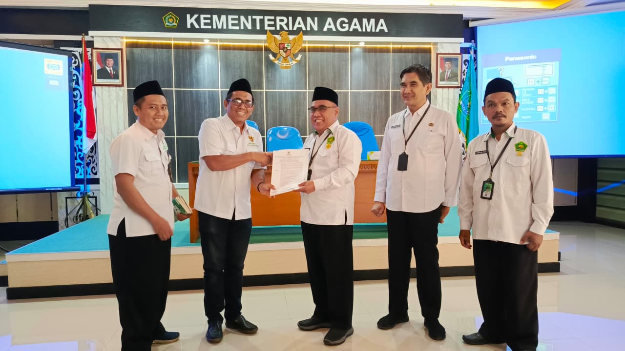 BLA Semarang Terima SK Pembentukan UPZ dari BAZNAS Kota Semarang